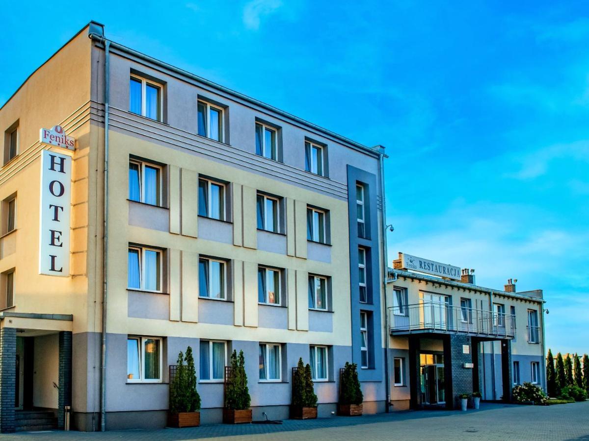 Hotel Feniks Гниежно Екстериор снимка