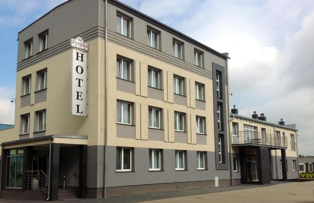 Hotel Feniks Гниежно Екстериор снимка